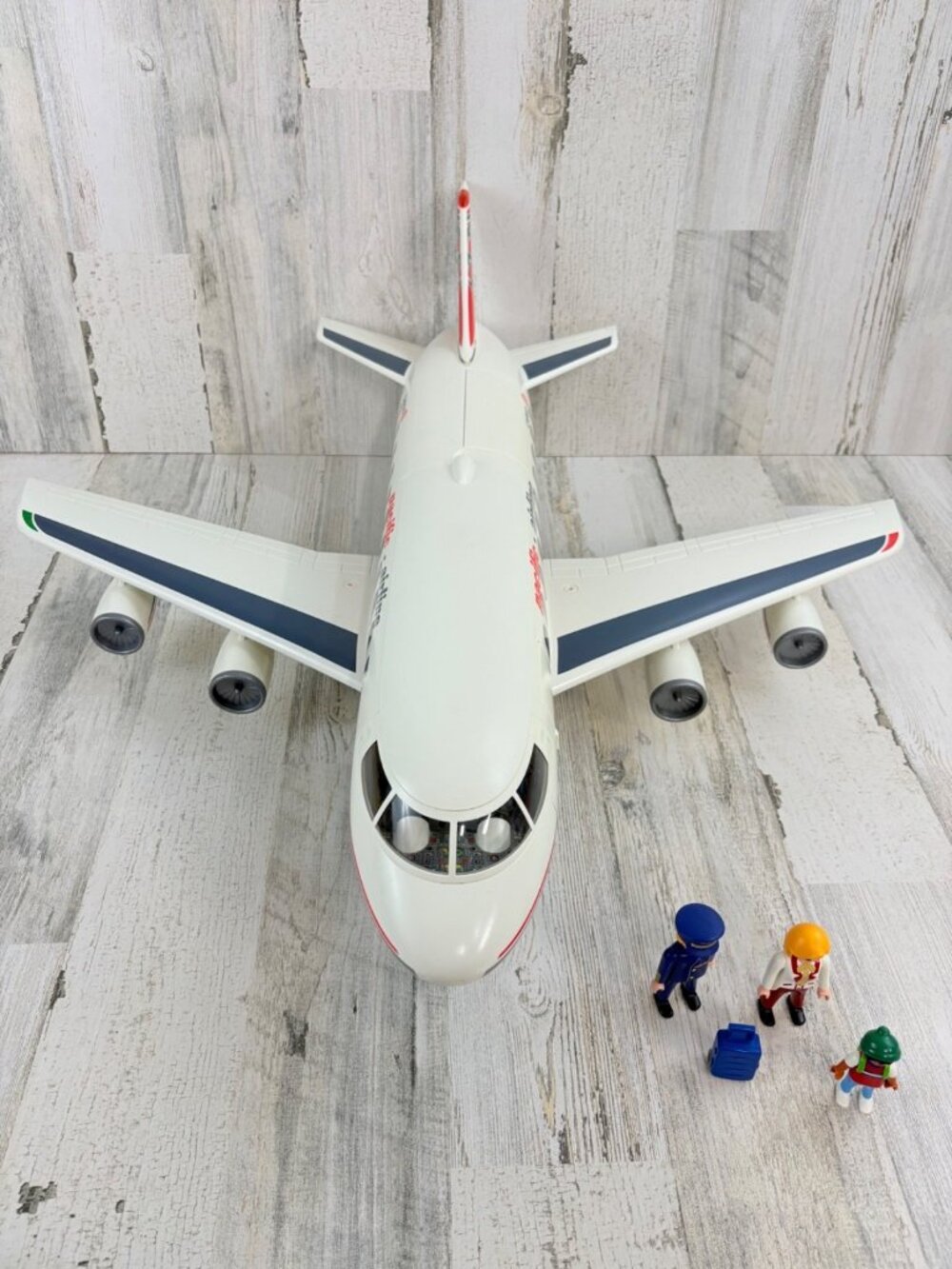 Playmobil 4310 Pacific Airlines Cargo Air Plane with Pilot and Flight Attendant - Picture 15 of 16